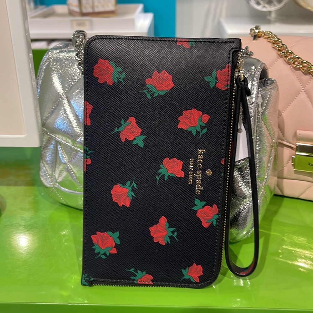 Kate Spade Lucy Medium L-Zip Wristlet
COLOR:
Black Multi
NWT - Picture 5 of 16